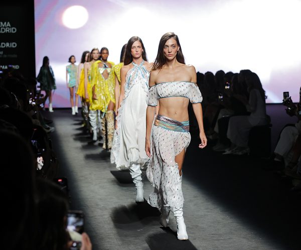 Custo Barcelona ilumina la Pasarela MBFWMadrid con su «Come…and you will see…»