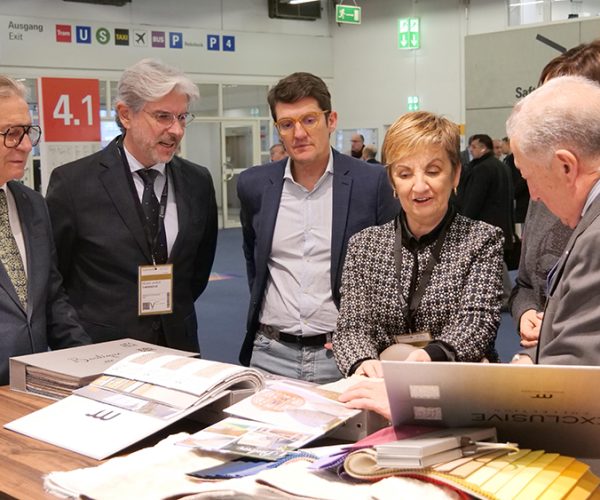 La consellera de la Generalitat Valenciana Marián Cano pide en la feria textil Heimtextil que la maraña normativa europea se adapte a la realidad de las empresas de la Comunitat Valenciana