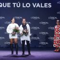 Ulises Mérida y la modelo Lorena Durán ganadores de los premios L’Oréal Paris a mejor colección y mejor modelo de la MBFWMadrid