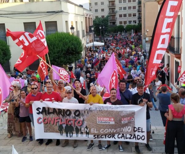 25.000 personas exigen a la patronal del calzado que firme las tablas salariales de 2026: “La revisión salarial es una obligación”