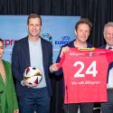 De izquierda a derecha, Valentina Maceri, exfutbolista; Oliver Bierhoff, leyenda del fútbol y fundador de Global Sports Business; Gary Topp, Director Comercial Europeo de AliExpress; y Guy-Laurent Epstein, director de marketing de la UEFA