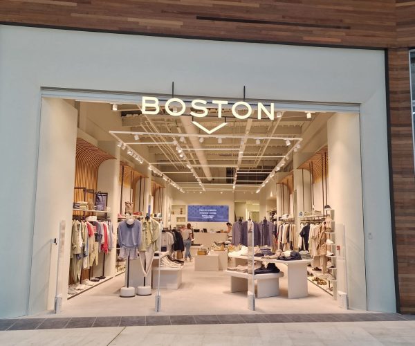 La firma de moda masculina Boston abre su primera tienda en San Sebastián