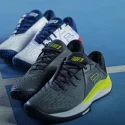 La zapatilla icónica de Babolat se reinventa con un look completamente nuevo, sin dejar de ser fiel a su ADN. Esta tercera generación de la PROPULSE FURY, que ofrece una sujeción sin igual, está disponible para tres tipos de superficies y ofrece una combinación perfecta de dinamismo, confort y durabilidad.