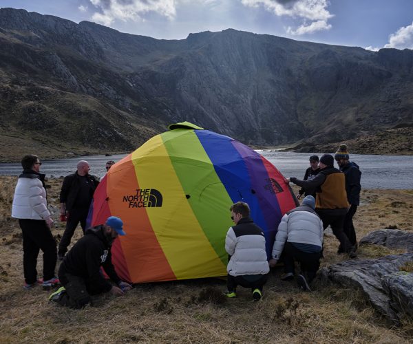 The North Face se asocia con cuatro organizaciones para el mes del orgullo