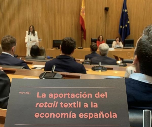 El comercio textil y moda aportó a la economía española 19.800 millones de euros en 2022, el 1,62% del PIB, según la Asociación Retail Textil España (ARTE)