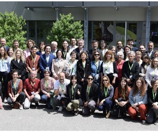 Foto de familia del lanzamiento de SOLSTICE en Lyon