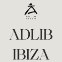 La moda artesanal de Adlib Ibiza regresa a MOMAD con nuevas propuestas para la temporada SS25