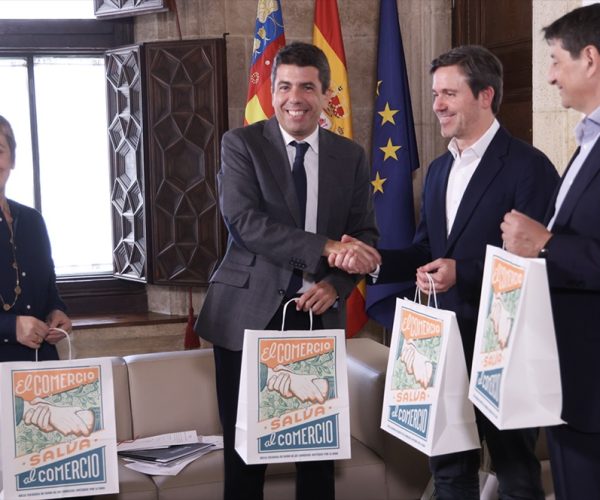 El presidente de la Generalitat Valenciana Carlos Mazón reitera el apoyo del Consell a comercios y autónomos para “recuperar un sector vital para el desarrollo económico de la Comunitat”