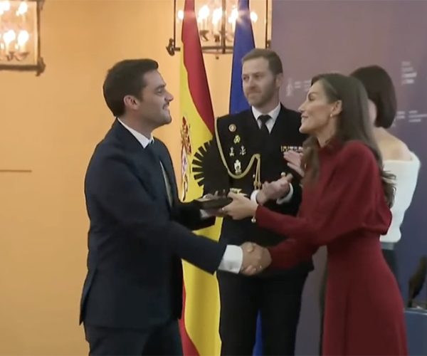 Federico Sainz de Robles, fundador y CEO de Sepiia, recibe el Premio Nacional de Innovación 2025 por su apuesta en moda inteligente y sostenible de manos de S.M. la Reina Letizia
