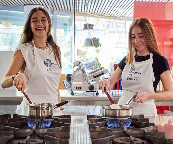 Clothink Wear y Sepiia diseñan los delantales inteligentes del Madrid Food Innovation Hub