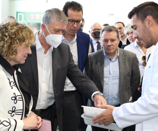 Rafa Climent visita la primera planta de reciclaje de España y Europa para los sectores del calzado, textil y juguete financiada por Ivace