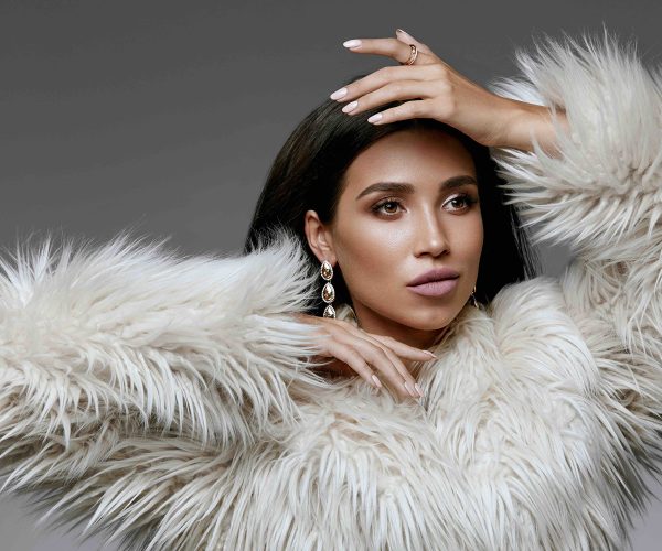 Manicuras de invierno 2025-26: tendencias, colores y estilos