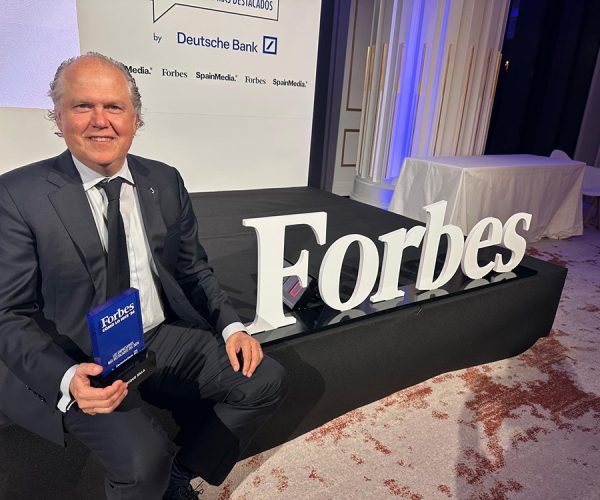 Enrique Silla, CEO de Jeanologia, reconocido por Forbes y Deutsche Bank por su liderazgo global en sostenibilidad