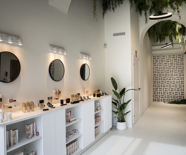 Saigu Cosmetics, la marca vegana favorita de las maquilladoras, elige Barcelona para inaugurar su primera tienda física