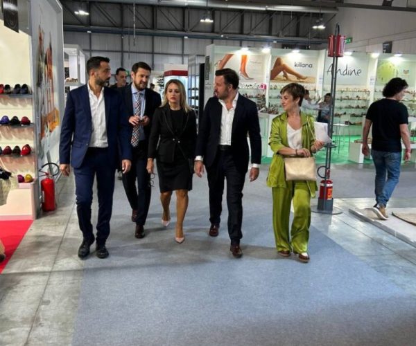 El Ayuntamiento de Elche respalda a las empresas ilicitanas en la feria de Milán