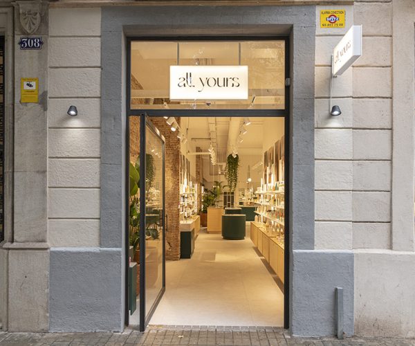 La tienda de cosmética honesta, All Yours, abre su primera tienda en pleno corazón de Barcelona