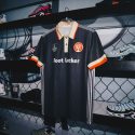 Foot Locker y Río Dulce presentan una camiseta exclusiva que celebra la cultura de fútbol local