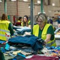 Humana recupera más de 19.000 toneladas de textil usado en 2024 con un beneficio ambiental y social