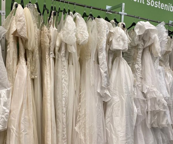 La campaña de trajes de novia de segunda mano de Humana llega a su 10ª edición