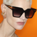 Nuevos diseños de gafas de estilo roquero y callejero de Just Cavalli y de estética atrevida y glamourosa de Roberto Cavalli