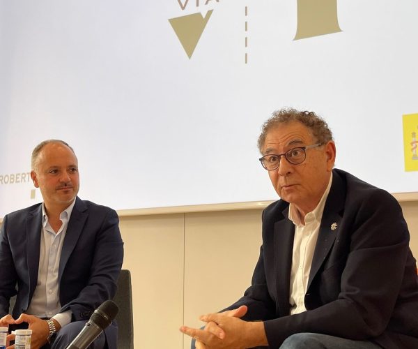 Roberto Verino presenta la aceleradora Viatextil en el Consorcio de la zona Franca de Vigo