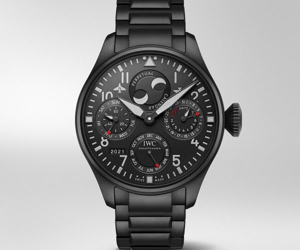 IWC presenta sus relojes de Aviador Top Gun de Ceratanium de altas prestaciones con un diseño técnico completamente negro