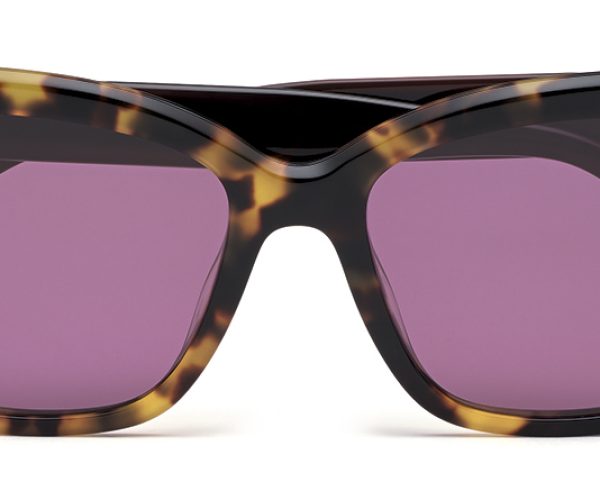 Longchamp Eyewear presenta dos nuevos modelos de gafas de sol que comparten un intenso color vino, perfectas para este otoño-invierno 2021-2022