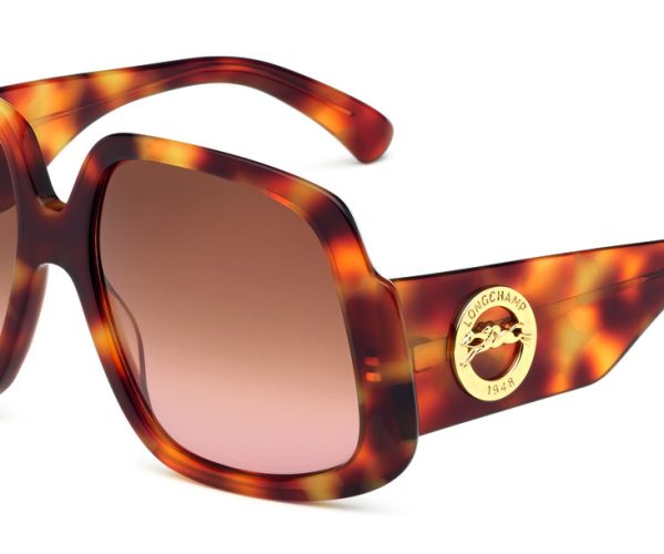 Longchamp Eyewear presenta un nuevo modelo de gafas de sol con mucho glamour para esta primavera-verano 2022