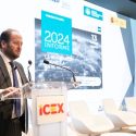 El director general de Internacionalización de la Empresa de ICEX, Pablo Conde, en la inauguración de la jornada de presentación del informe “La Franquicia Española en el Mundo 2024”, elaborado por la Asociación Española de la Franquicia (AEF) con la colaboración de ICEX y del Grupo Cooperativo Cajamar