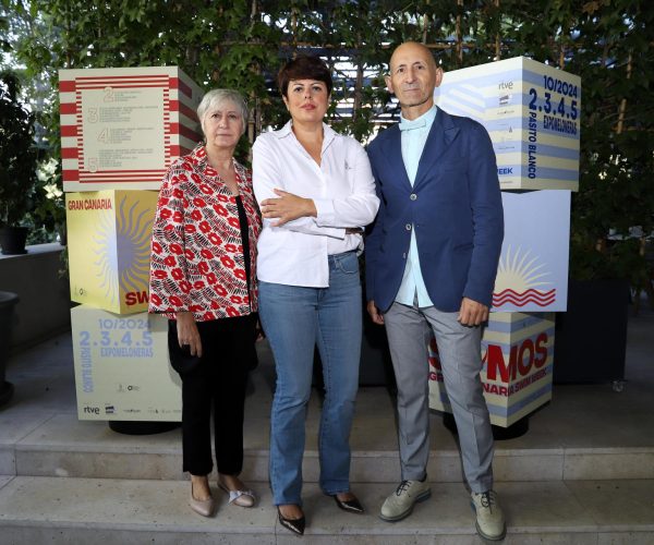 De izquierda a derecha: Pepa Bueno, Minerva Alonso y Modesto Lomba