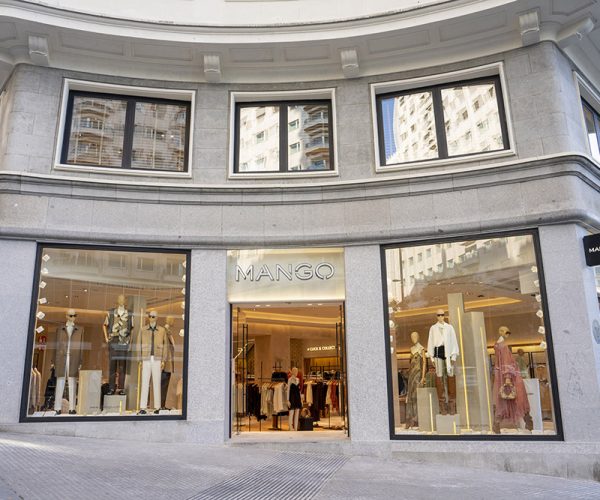 Mango abre su cuarto punto de venta más grande en Madrid en Plaza España con más de 1.500 m², diseño único y certificación sostenible