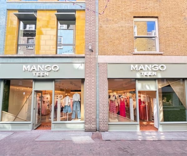 Mango impulsa su línea juvenil Mango Teen con una quincena de aperturas en 2024 y su primera tienda internacional