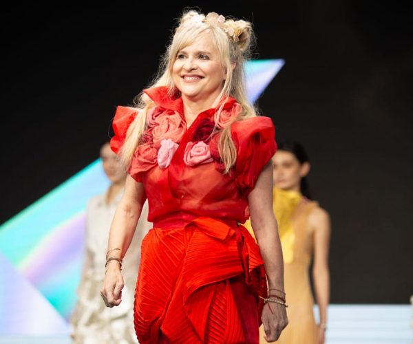 María Lafuente premiada en la World Fashion Week China 2024 como representante de España y de la moda sostenible