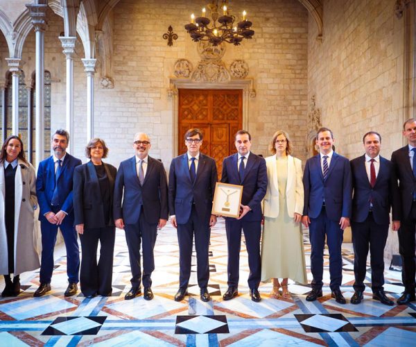 El fundador de Mango, Isak Andic, recibe la Medalla d'Or de la Generalitat de Catalunya a título póstumo