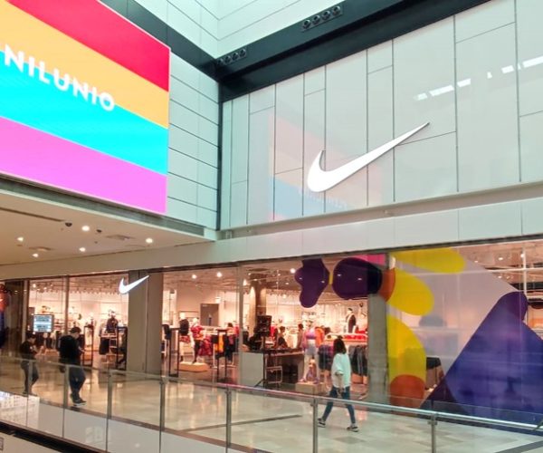 A gran escala revisión Remolque Nike incorpora su nuevo concepto de tienda 'Nike live' en el centro  comercial Plenilunio - Ediciones Sibila