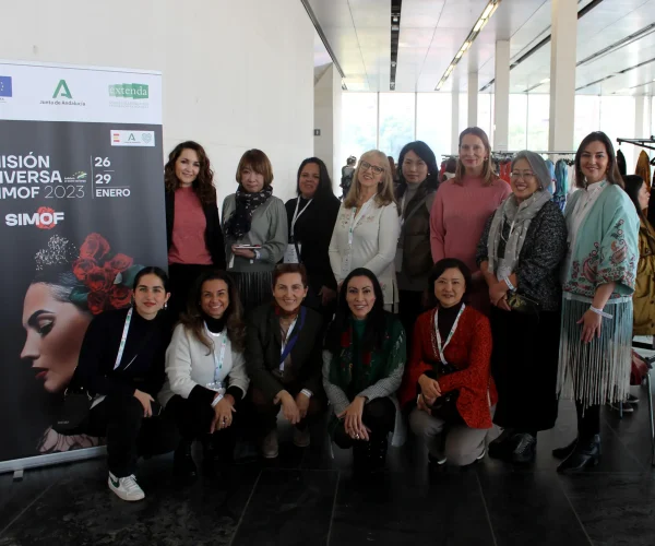 La Junta de Andalucía impulsa la internacionalización de la moda flamenca, presentando la oferta andaluza a agentes de EEUU, Japón y México en SIMOF