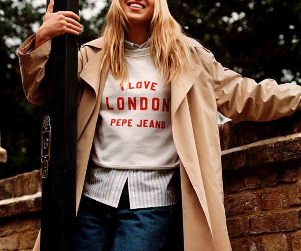 Pepe Jeans London celebra su 50º aniversario de la mano de la modelo Lila Moss y la cantante, compositora y actriz Rita Ora