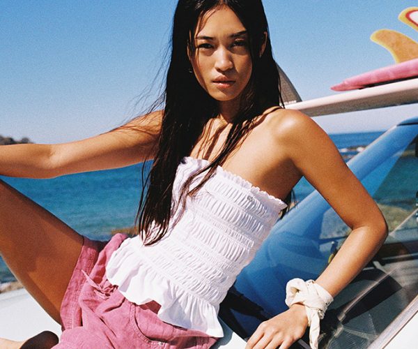 Pull&Bear presenta la renovada línea Pacific Republic: el look del verano perfecto para la chica teen