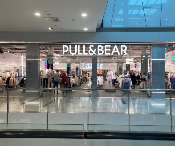 Pull&bear amplía y renueva su tienda del centro comercial Plenilunio