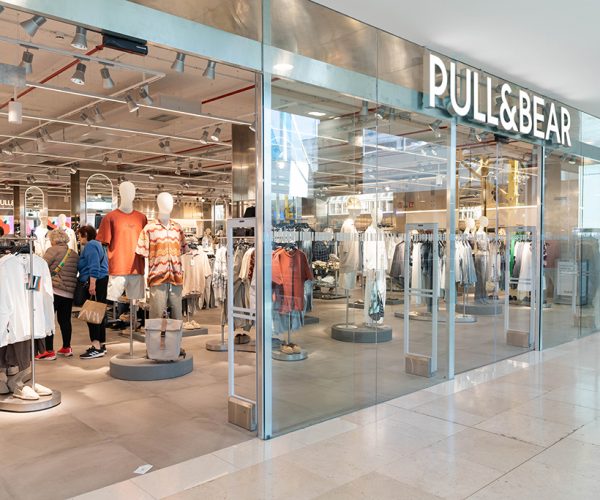 Inditex amplía su presencia en el centro comercial Maremagnum con la ampliación de sus tiendas Stradivarius, Pull&Bear, Bershka y Lefties