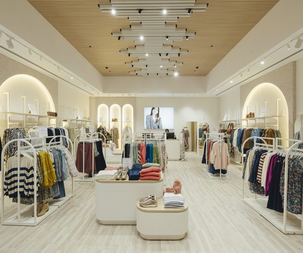 Sevilla Fashion Outlet acoge la nueva apertura de Hug&Clau