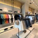 La firma de moda masculina Boston abre su primera tienda en Almería y suma seis establecimientos en Andalucía