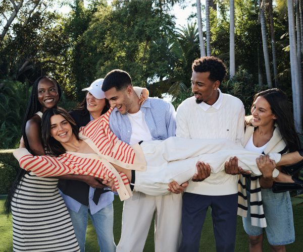 Kendall Jenner y sus amigos protagonizan la campaña de Tommy Hilfiger para esta primavera-verano 2024