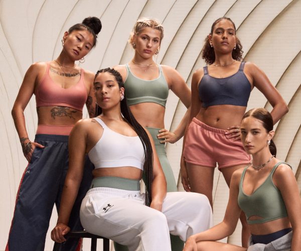 Under Armour tiene los sujetadores perfectos para adaptarse a tus entrenamientos