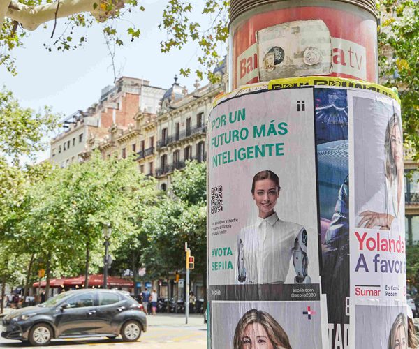 Sepiia la lía en Barcelona: la marca de moda sostenible se suma a la campaña electoral