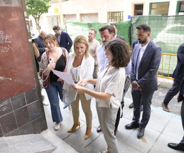 La nueva Learning Factory de Elche comenzará a trabajar por "dos sectores punteros como son la industria de la automoción y del calzado"