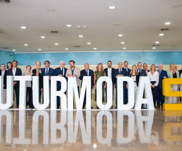 FUTURMODA inaugura su 50ª edición con un gran ambiente de visitantes