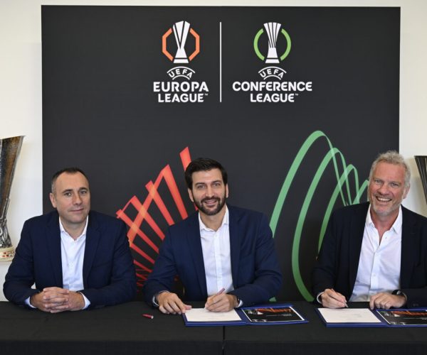 La UEFA elige a KIPSTA de Dectahlon como proveedor oficial de balones para la UEFA Europa League y la UEFA Europa Conference League