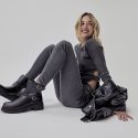 Esta temporada, las biker boots negras vuelven a conquistar el armario de las chicas modernas