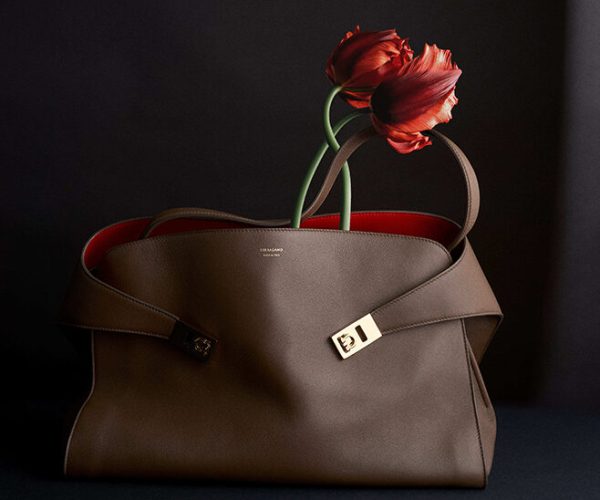 Ferragamo San Valentin 2025: I see Hugs everywhere